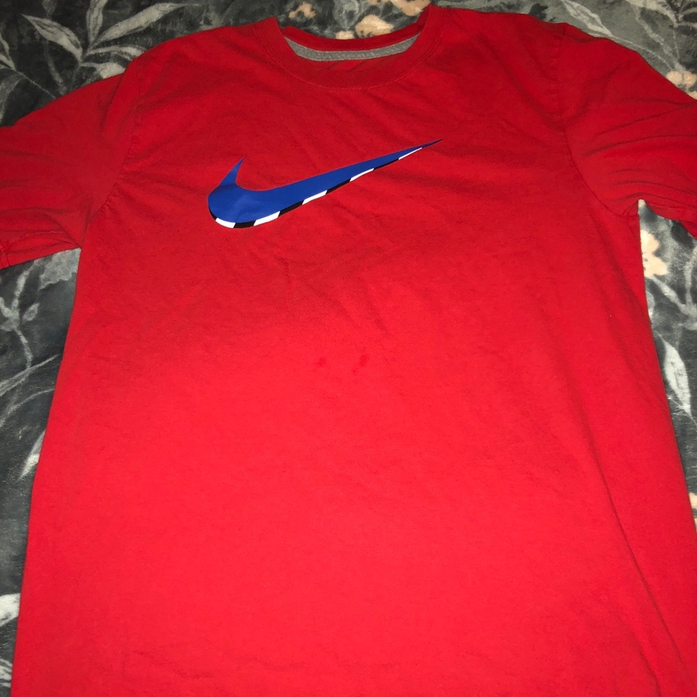 Men’s Nike t shirt size medium